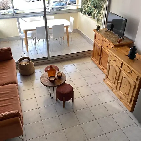 Between Port And The Of Both Worlds Lejlighed Frontignan